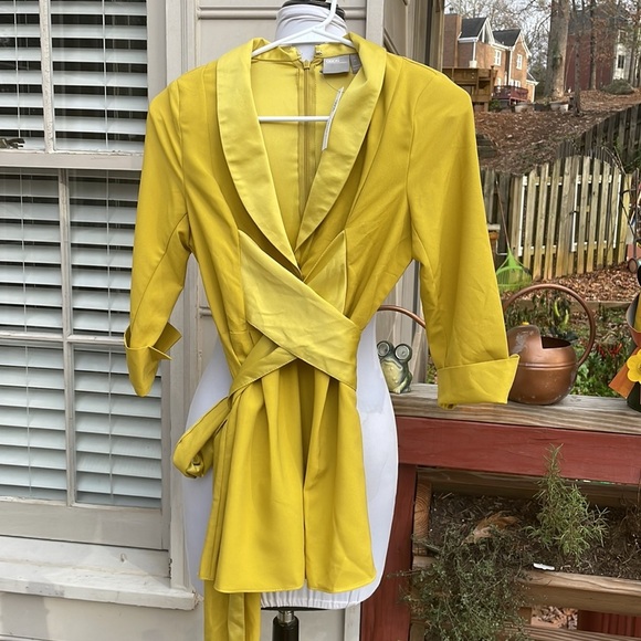 NWT- ASOS DESIGN Plunge Tux Romper Size O - Picture 3 of 13